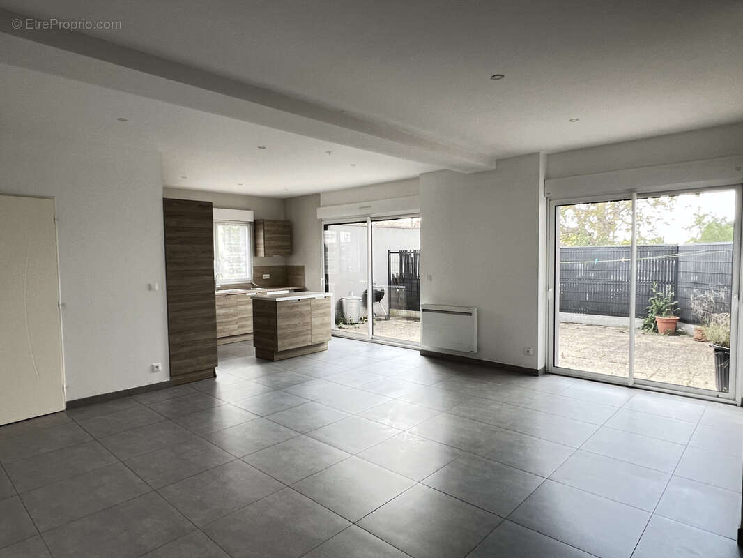 Appartement à CHECY