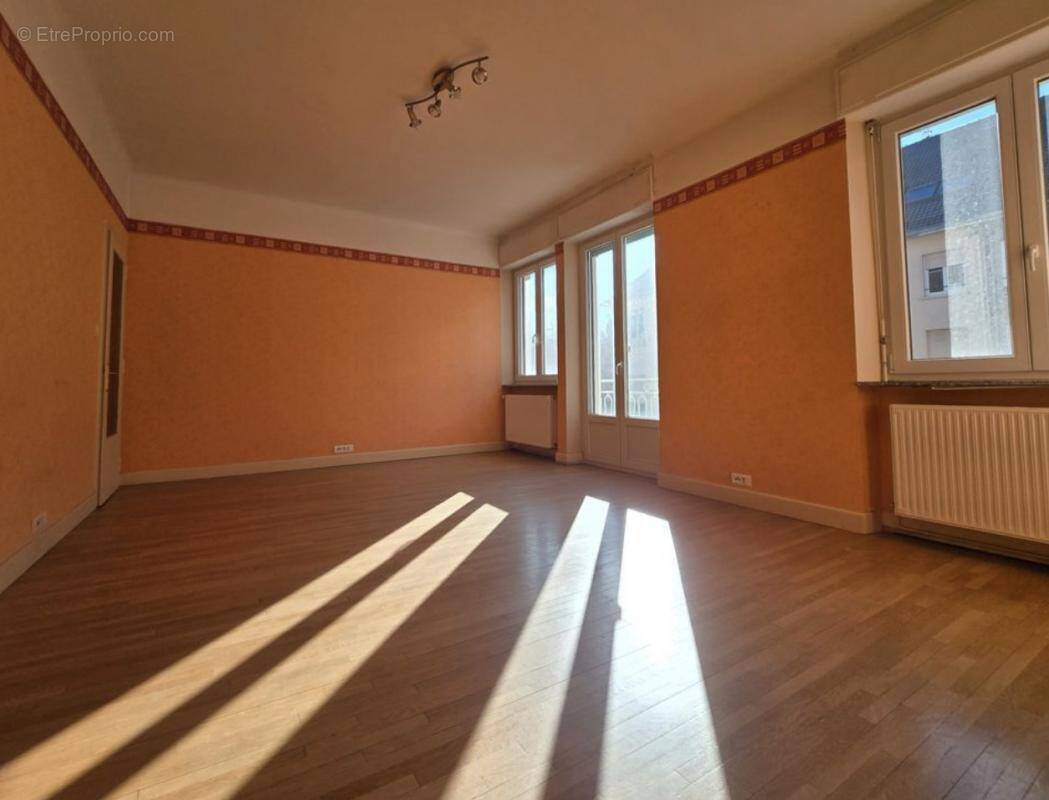 Appartement à MARSEILLE-4E