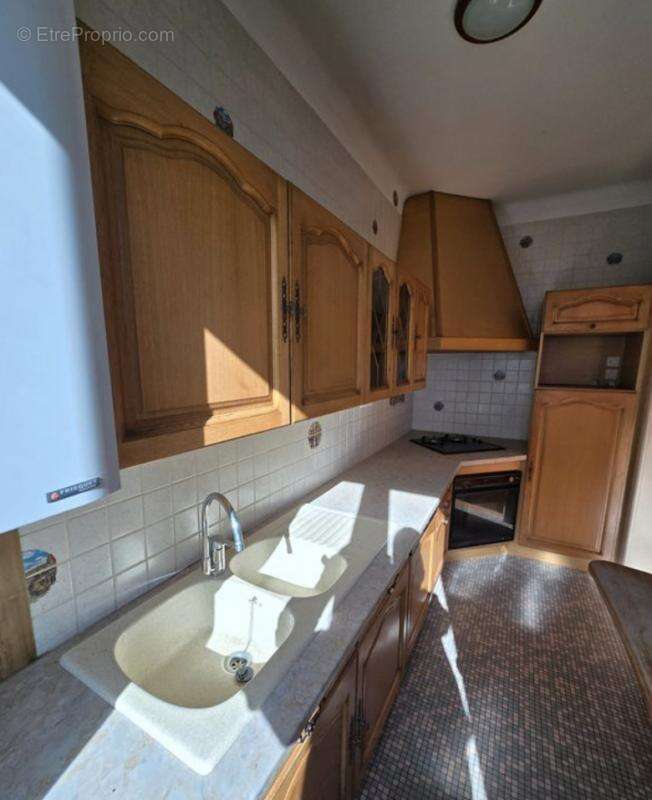 Appartement à MARSEILLE-4E