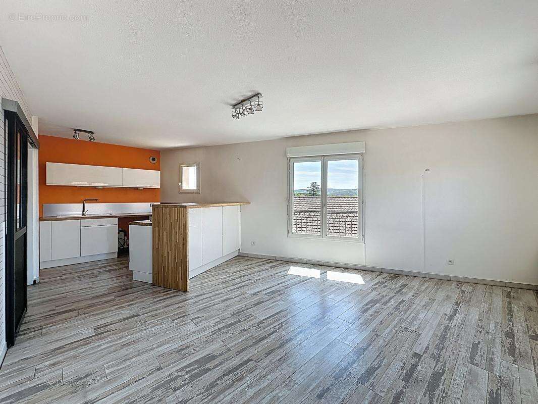 Appartement à GRIGNY