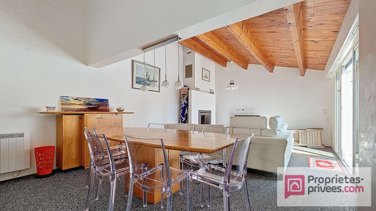 Maison à LES MATHES