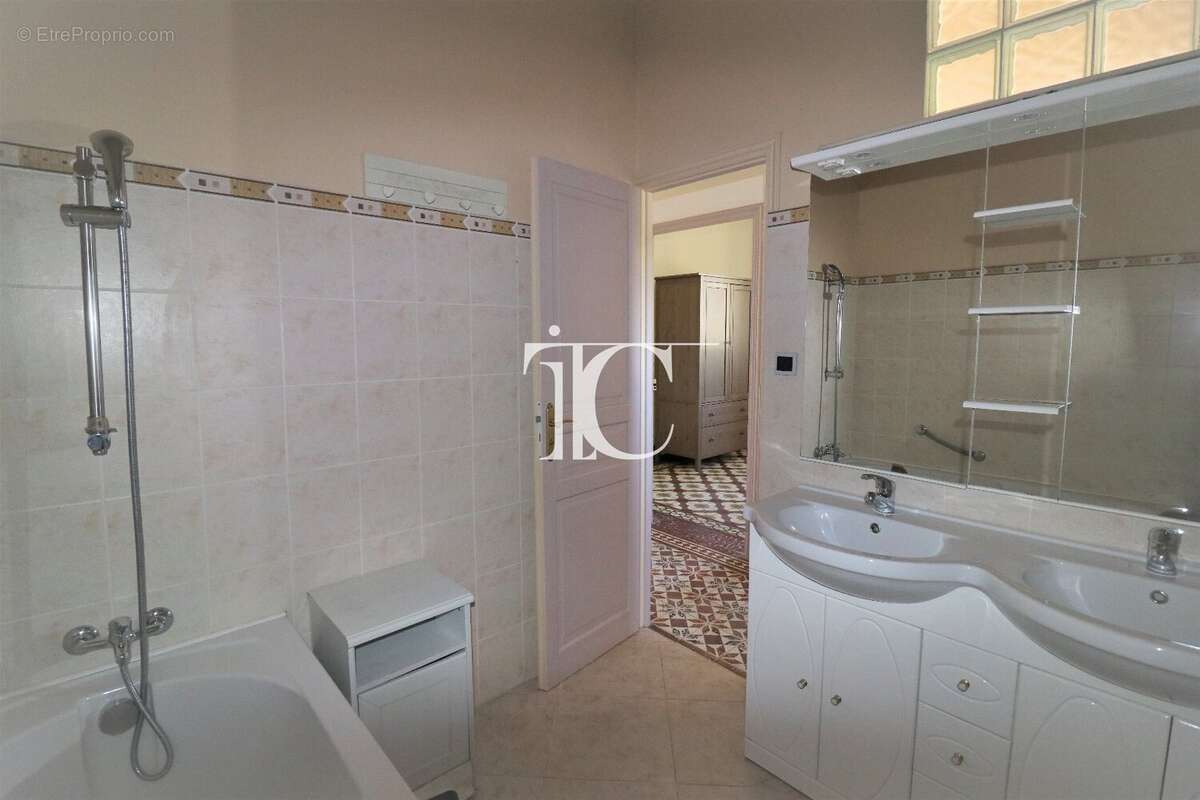 Maison à SAINT-AMBROIX