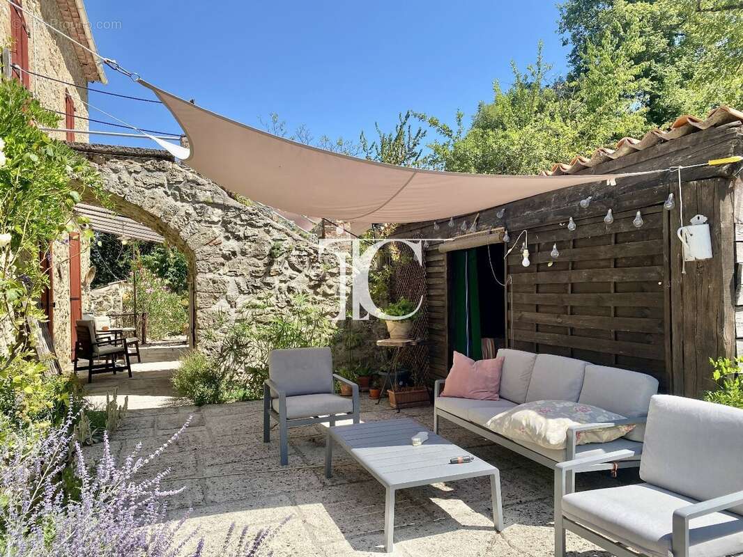 Maison à SAINT-PAUL-LE-JEUNE