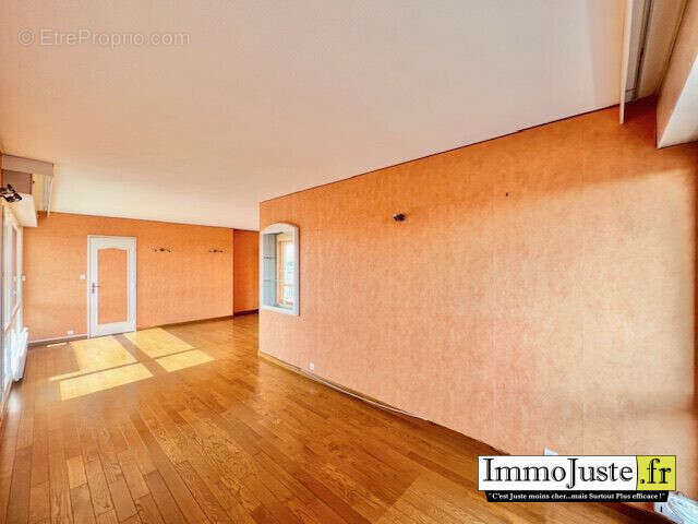 Appartement à ELANCOURT