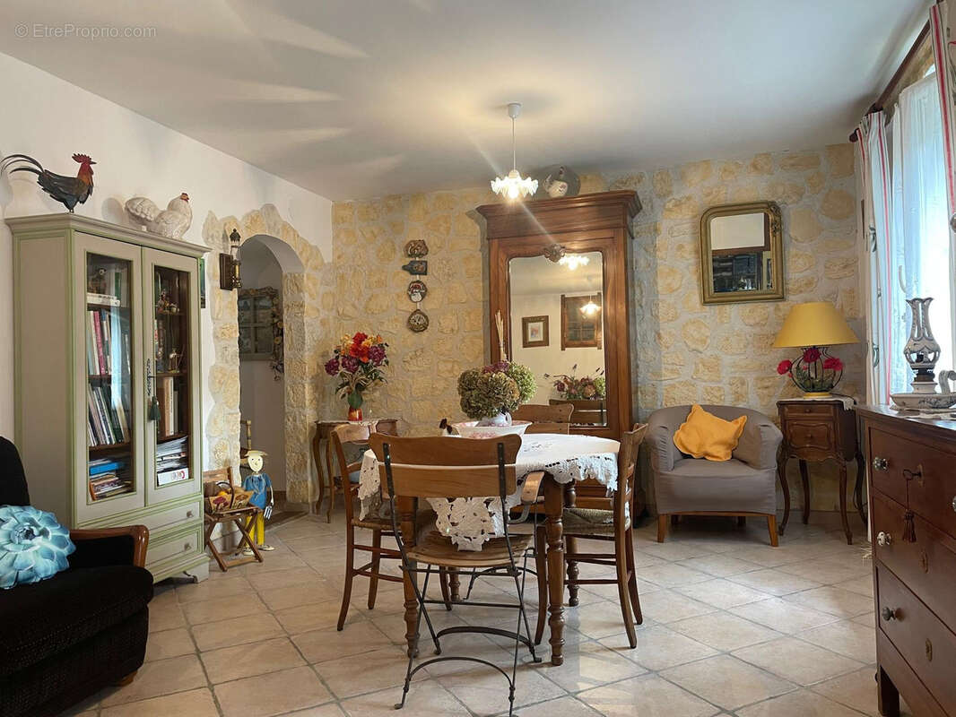 Maison à SAINT-BONNET-DE-MONTAUROUX