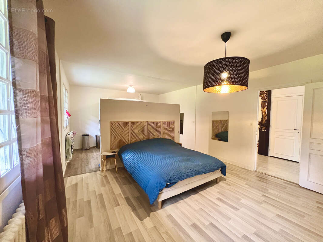 Maison à MONSTEROUX-MILIEU