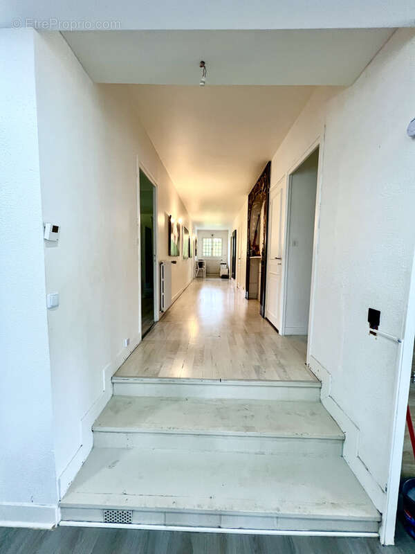 Maison à MONSTEROUX-MILIEU