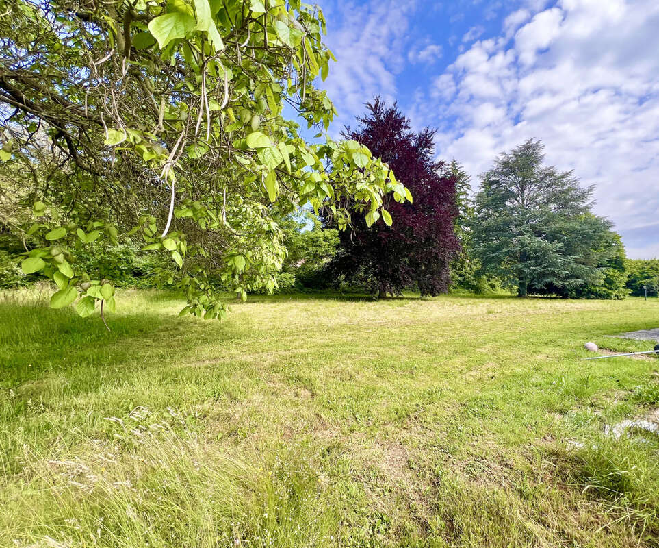 Maison à MONSTEROUX-MILIEU