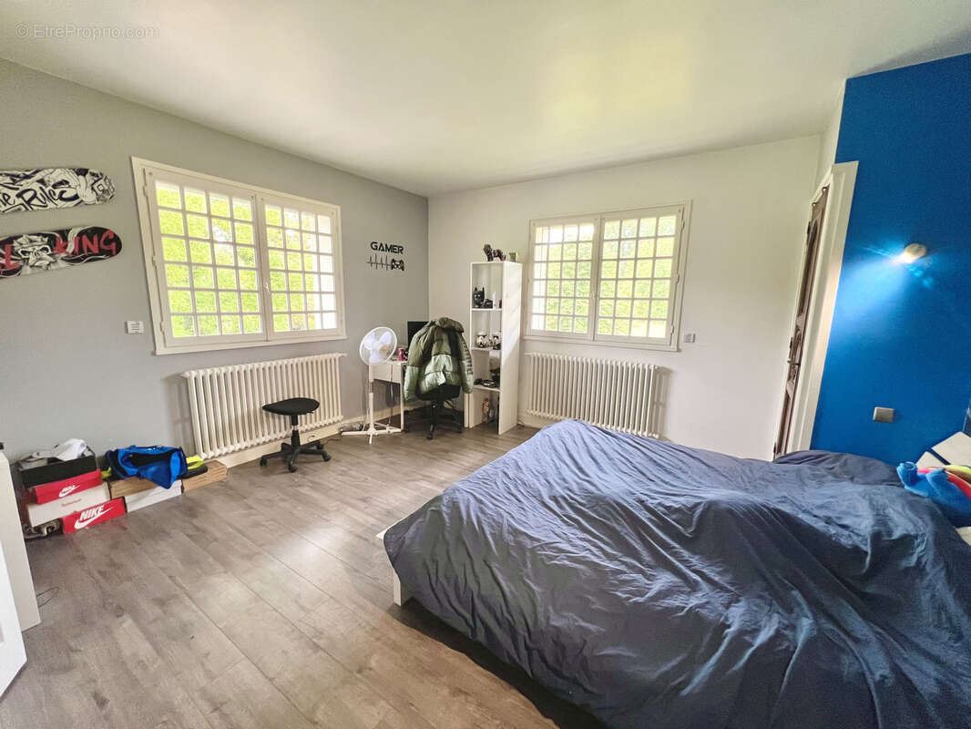 Maison à MONSTEROUX-MILIEU