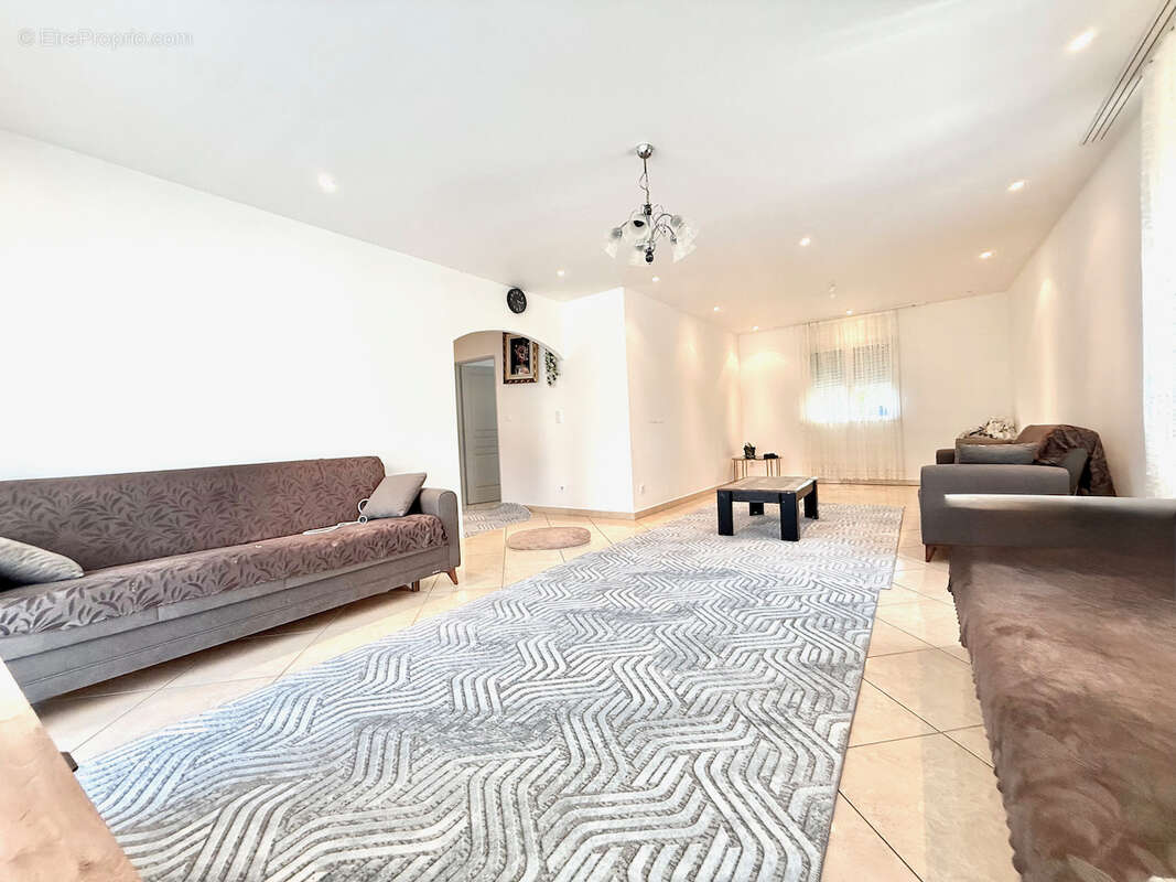 Maison à ROUSSILLON