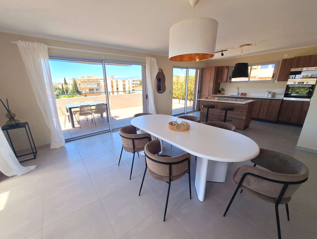 Appartement à SAINT-LAURENT-DU-VAR