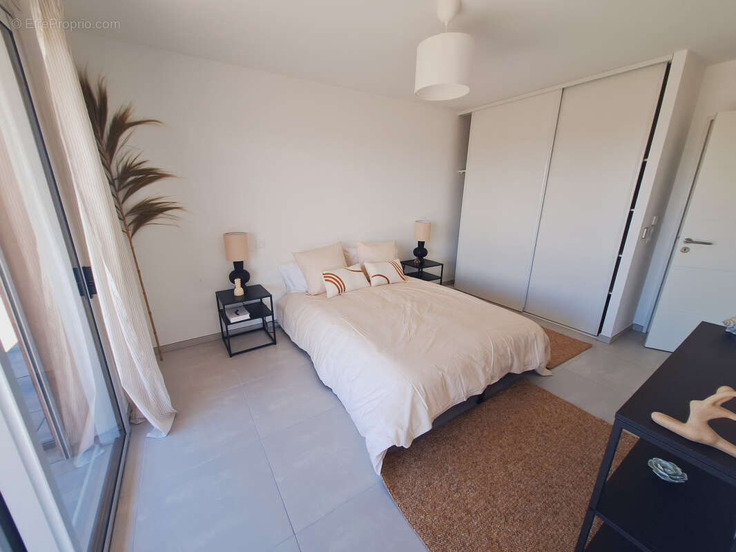 Appartement à SAINT-LAURENT-DU-VAR