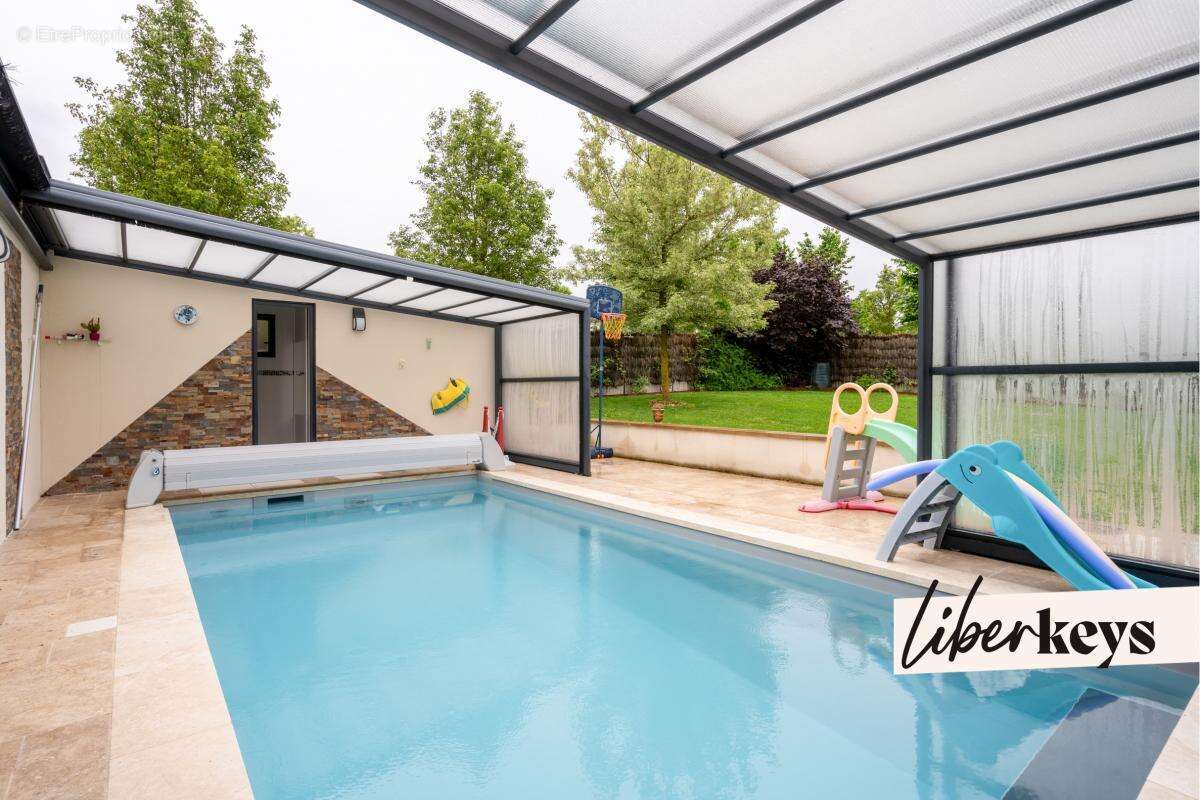 Maison à MONTEVRAIN