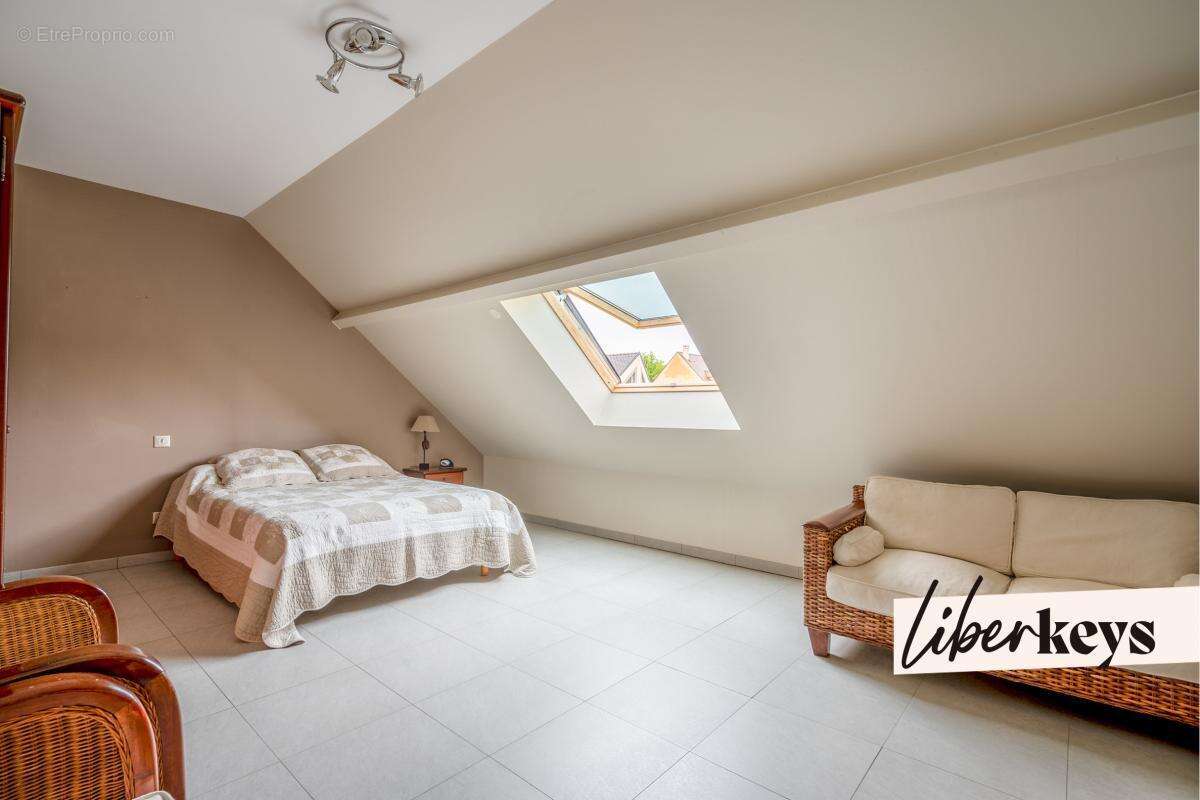 Maison à MONTEVRAIN