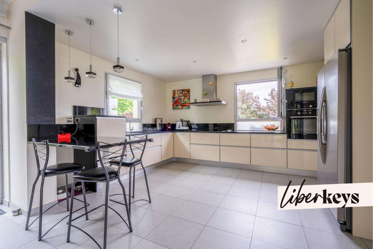 Maison à MONTEVRAIN