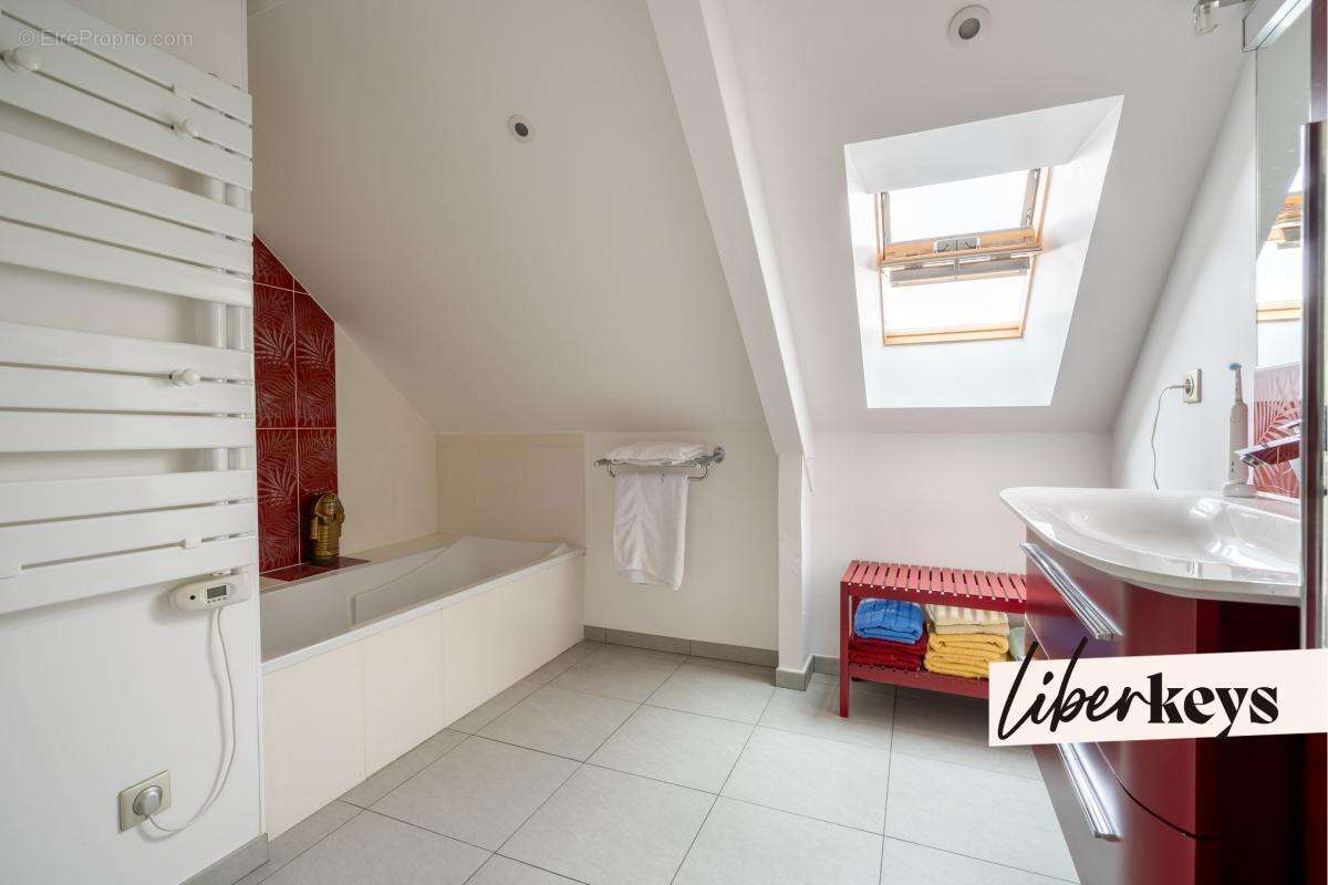 Maison à MONTEVRAIN