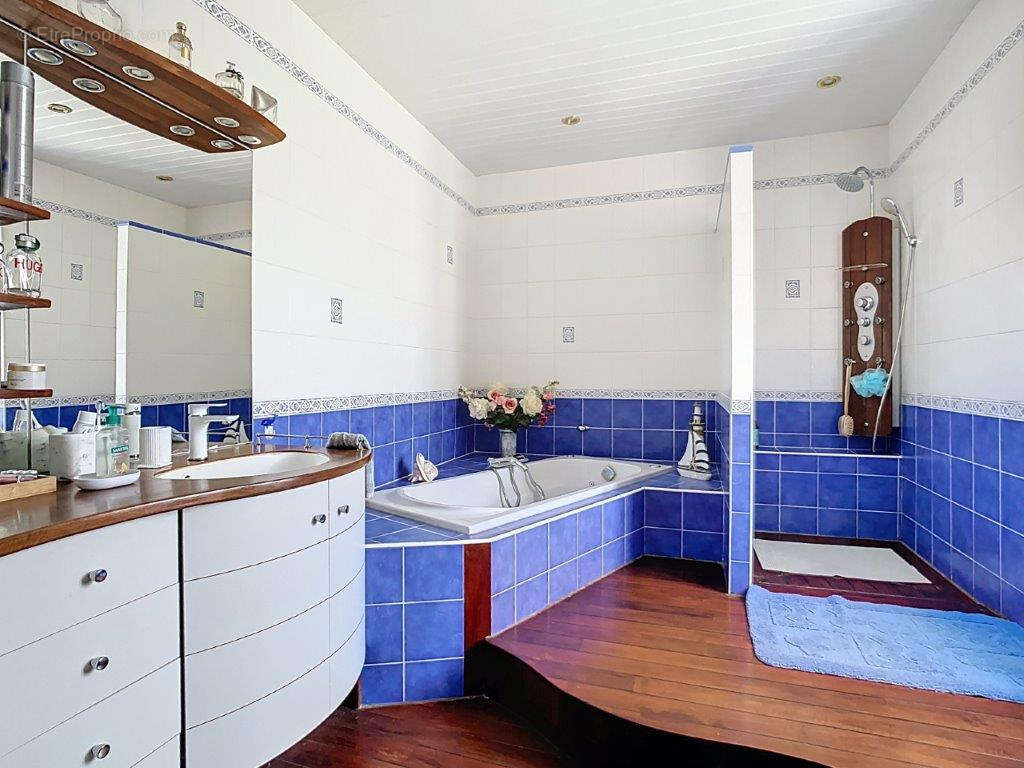 Maison à TURQUEVILLE