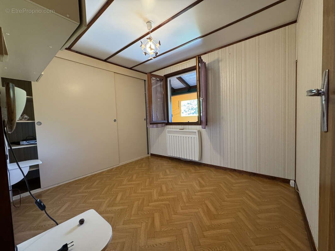 Maison à MEJANNES-LE-CLAP