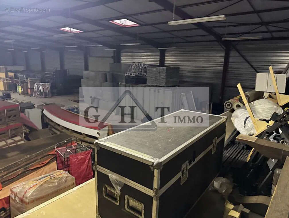 Commerce à FONTENAY-TRESIGNY