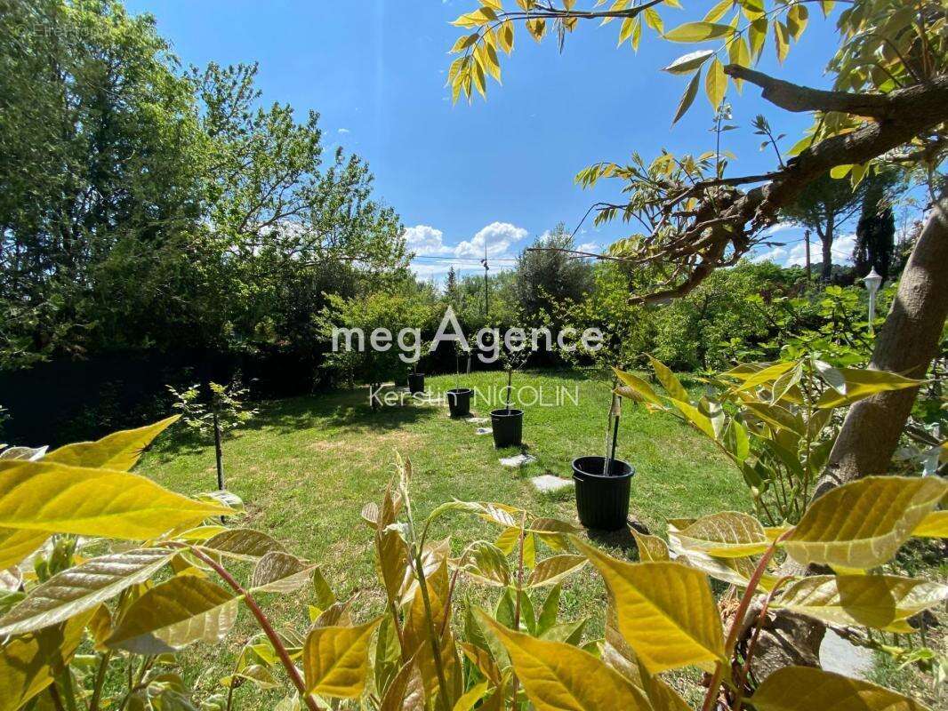 Maison à FLASSANS-SUR-ISSOLE