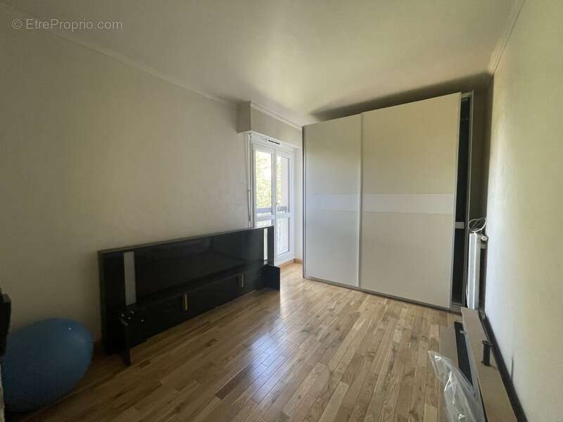 Appartement à LES CLAYES-SOUS-BOIS