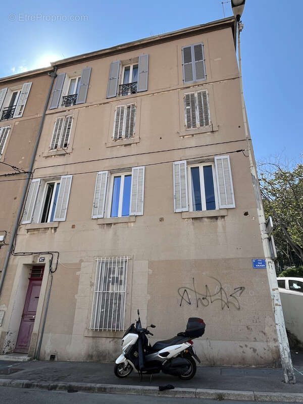 Appartement à MARSEILLE-4E