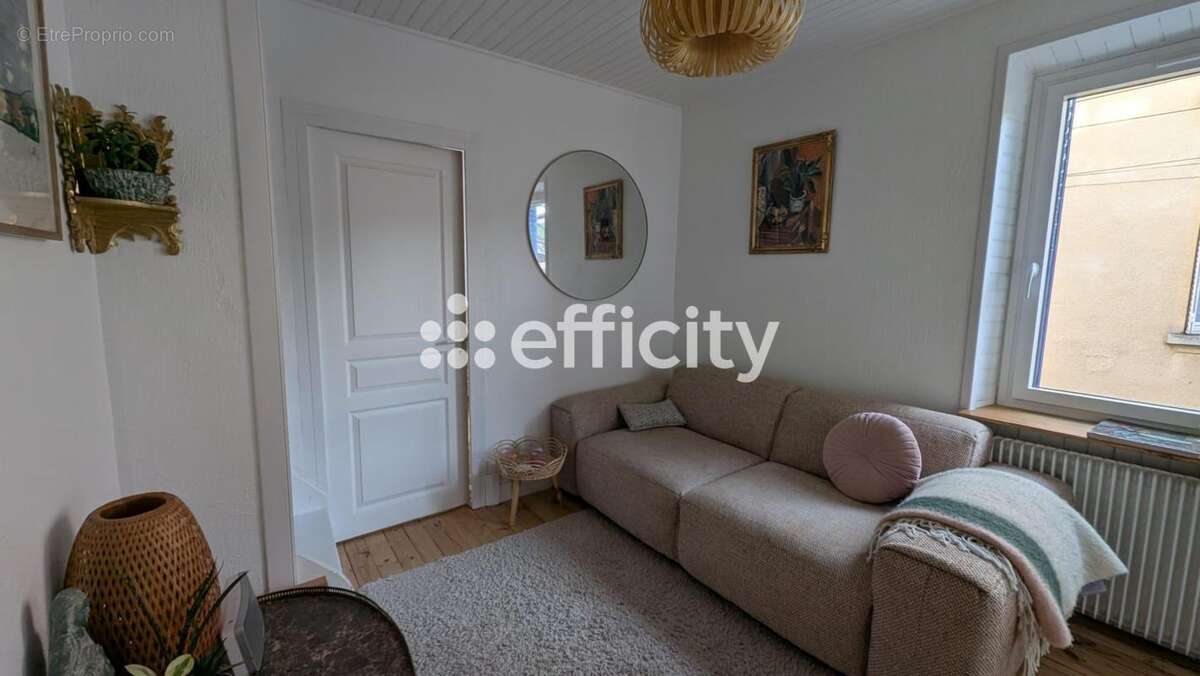 Maison à LA MONNERIE-LE-MONTEL