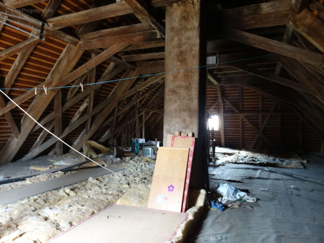 Appartement à CHAVANNES-SUR-L&#039;ETANG