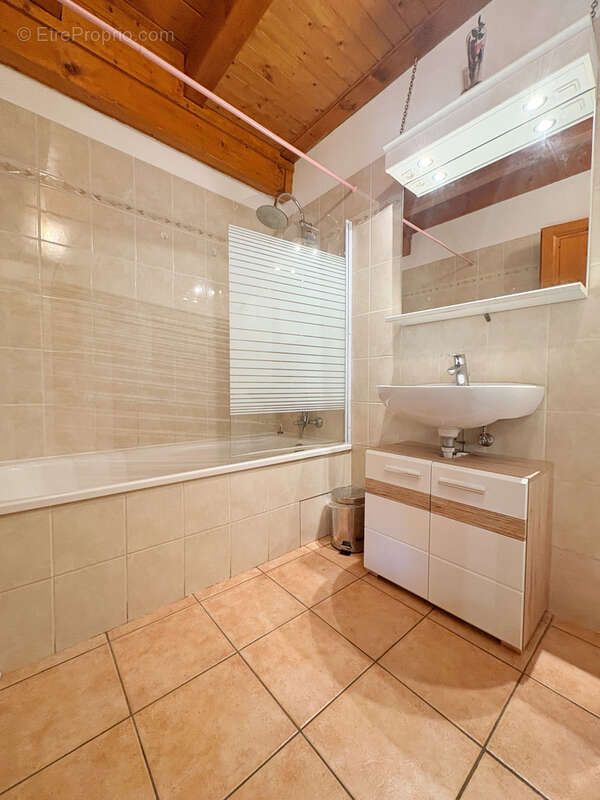 Appartement à MORILLON