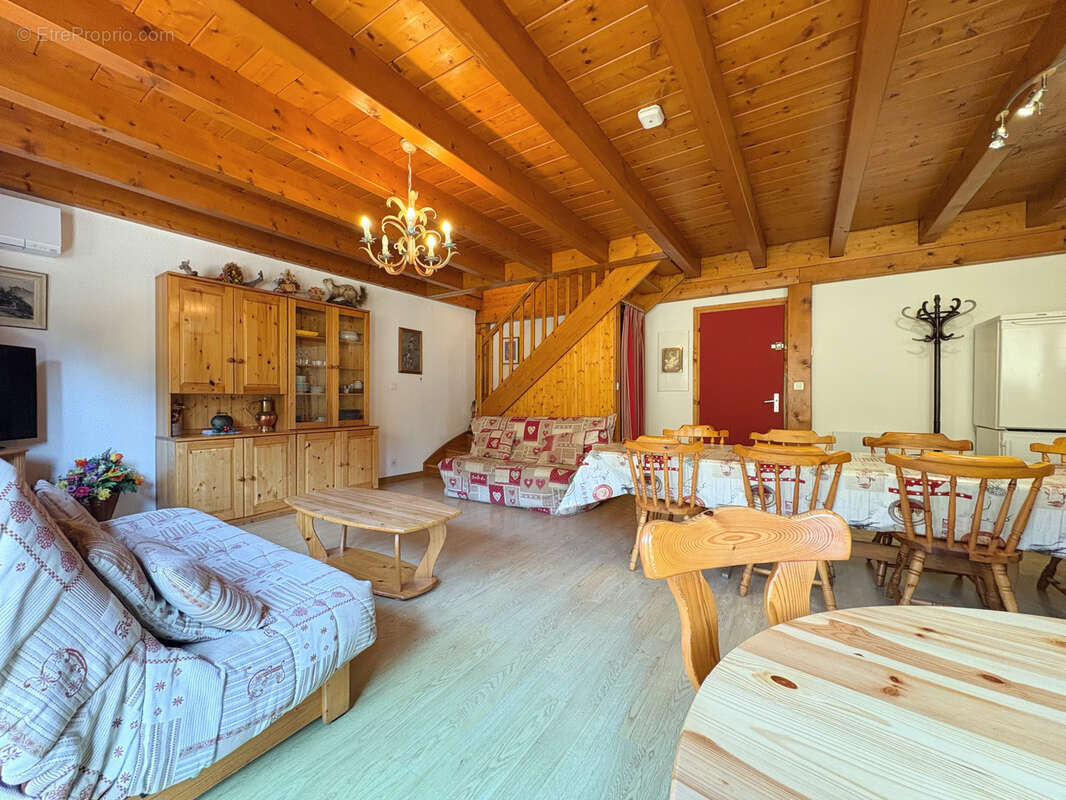 Appartement à MORILLON