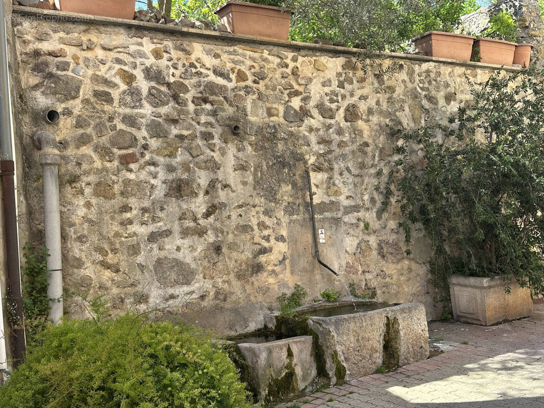 Maison à SOLLIES-TOUCAS