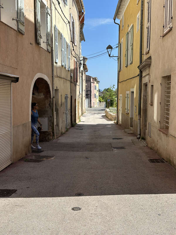 Maison à SOLLIES-TOUCAS