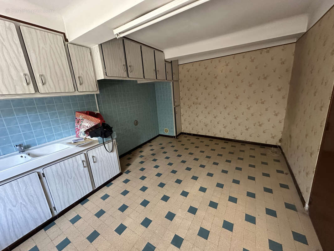 Maison à SOLLIES-TOUCAS