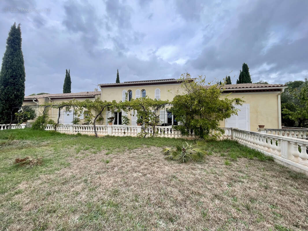 Maison à SOLLIES-PONT