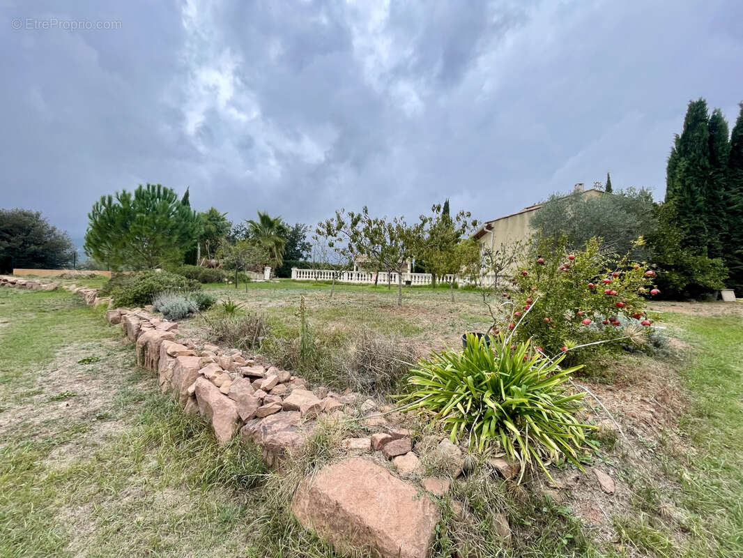 Maison à SOLLIES-PONT