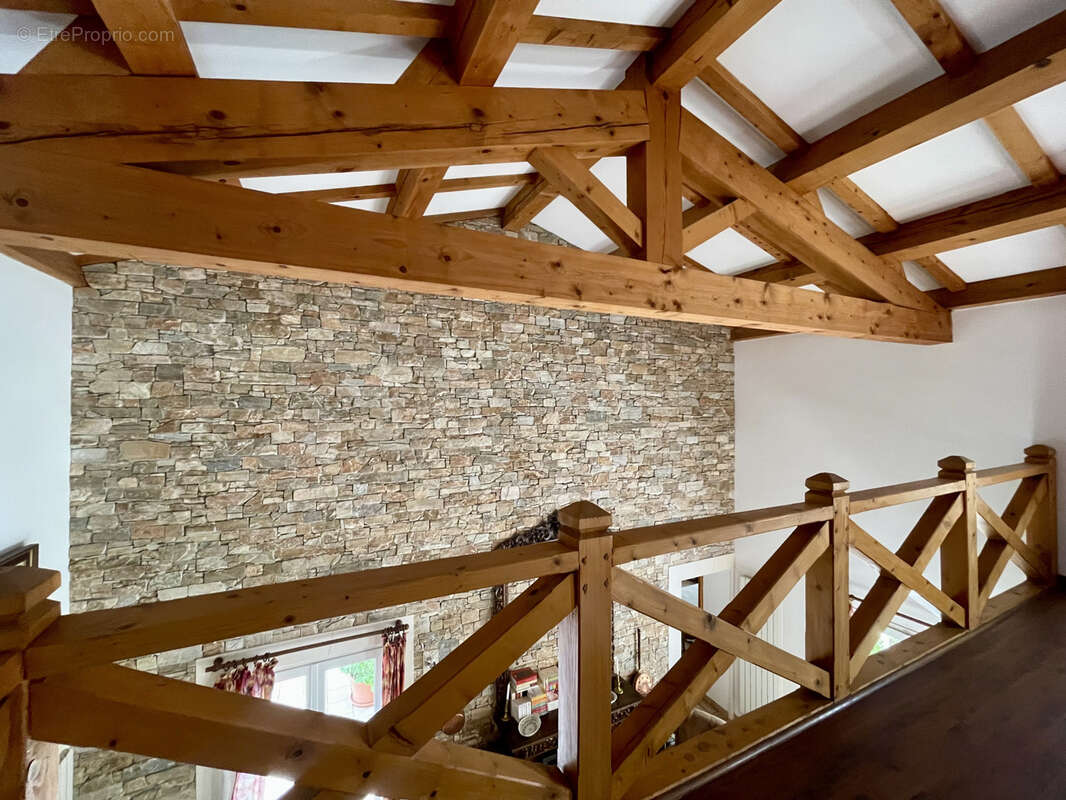 Maison à SOLLIES-PONT