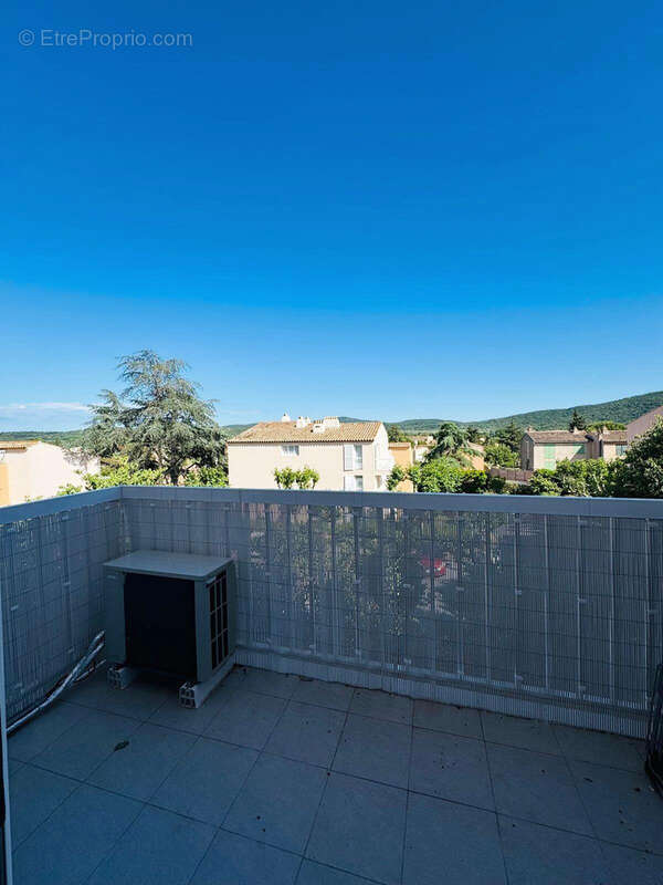 Appartement à COGOLIN