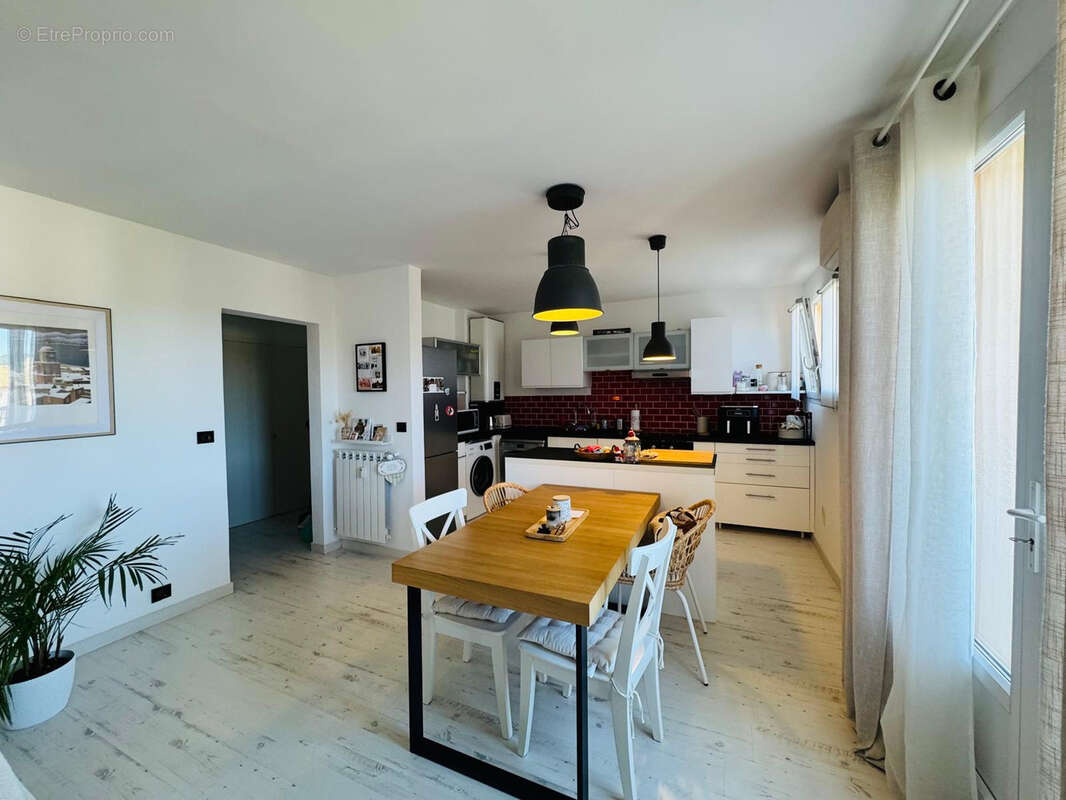 Appartement à COGOLIN