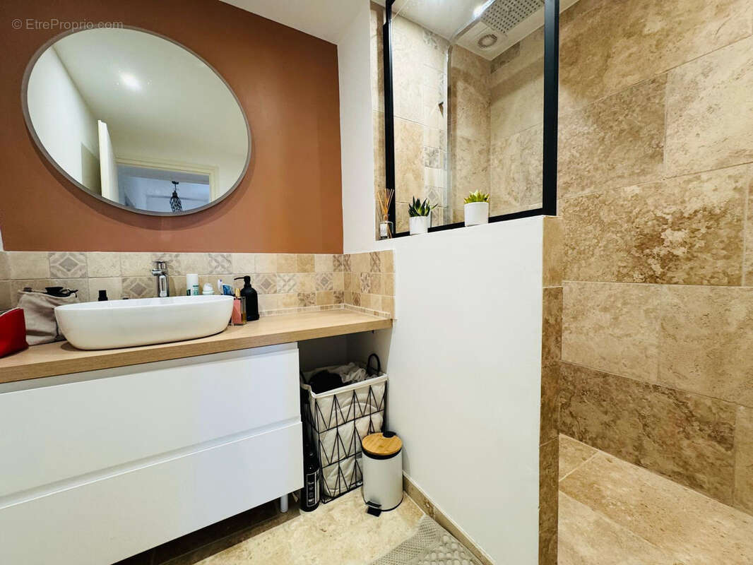 Appartement à COGOLIN