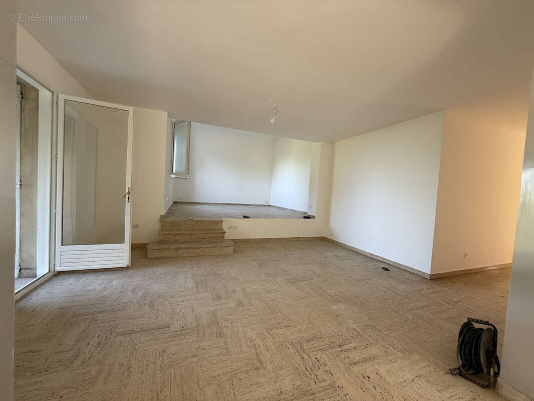 Maison à VILLEVIEILLE