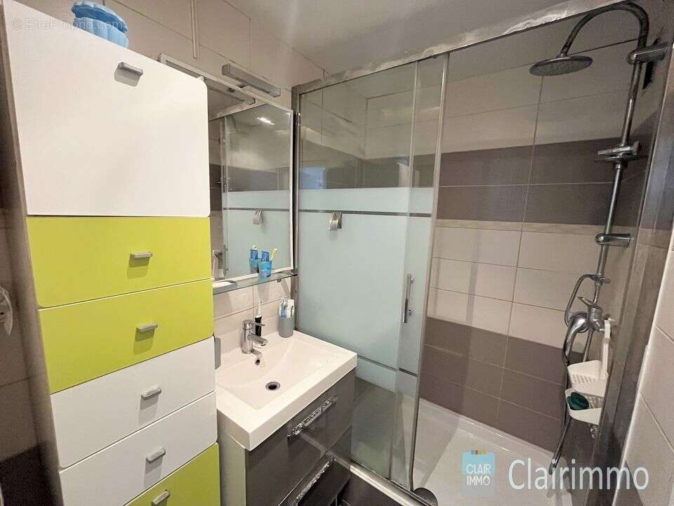 Appartement T3 a vendre - grand balcon - cave - 13013 - Appartement à MARSEILLE-13E