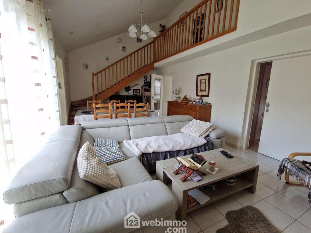 Autre angle de vue - Maison à LA ROCHE-SUR-YON