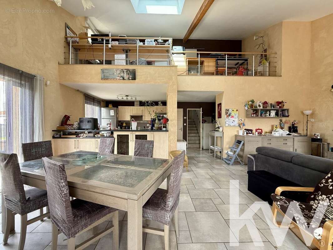 Maison à SAINT-BONNET-PRES-RIOM