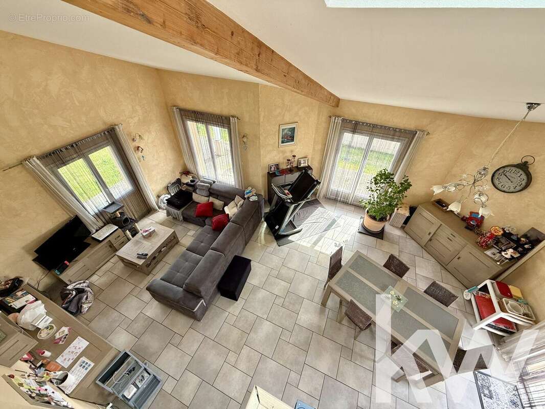 Maison à SAINT-BONNET-PRES-RIOM