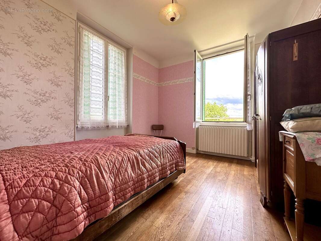 Maison à SAINT-GERVAIS-D&#039;AUVERGNE