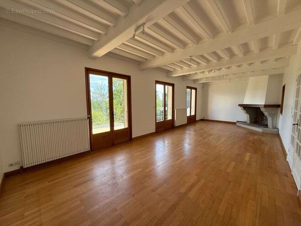 Maison à MOURS-SAINT-EUSEBE