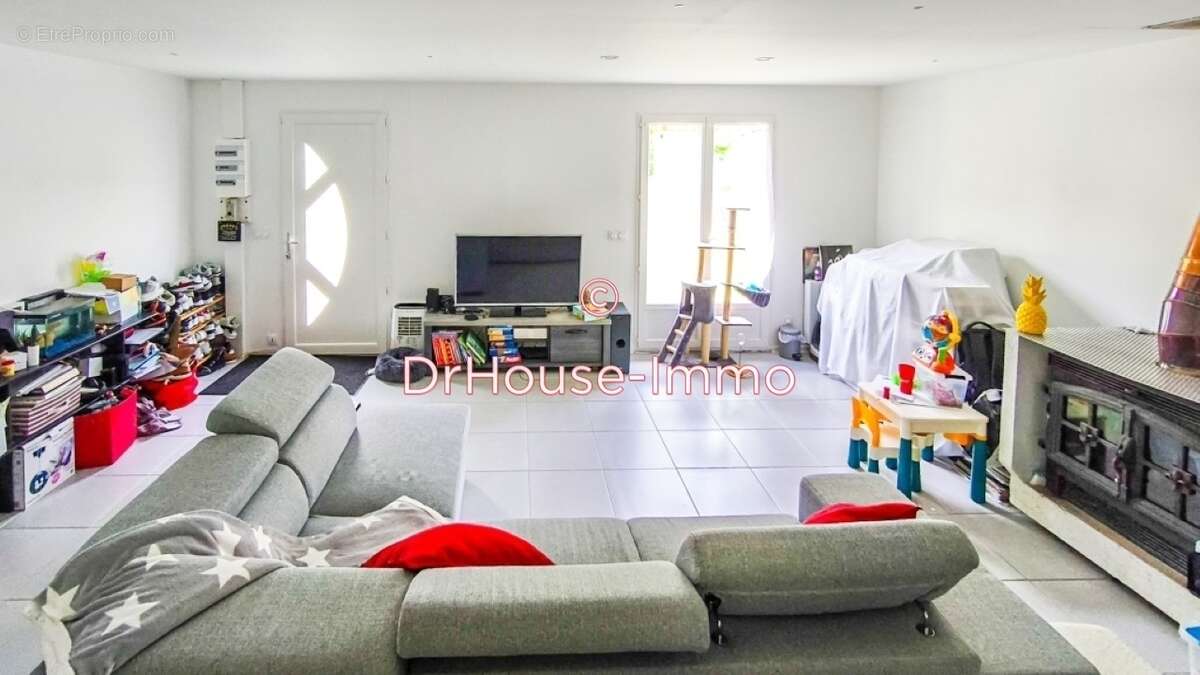 Maison à SAINT-HILAIRE-LES-ANDRESIS