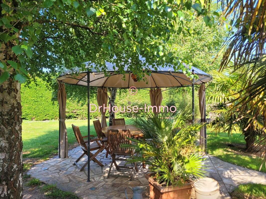 Maison à LA SELLE-SUR-LE-BIED