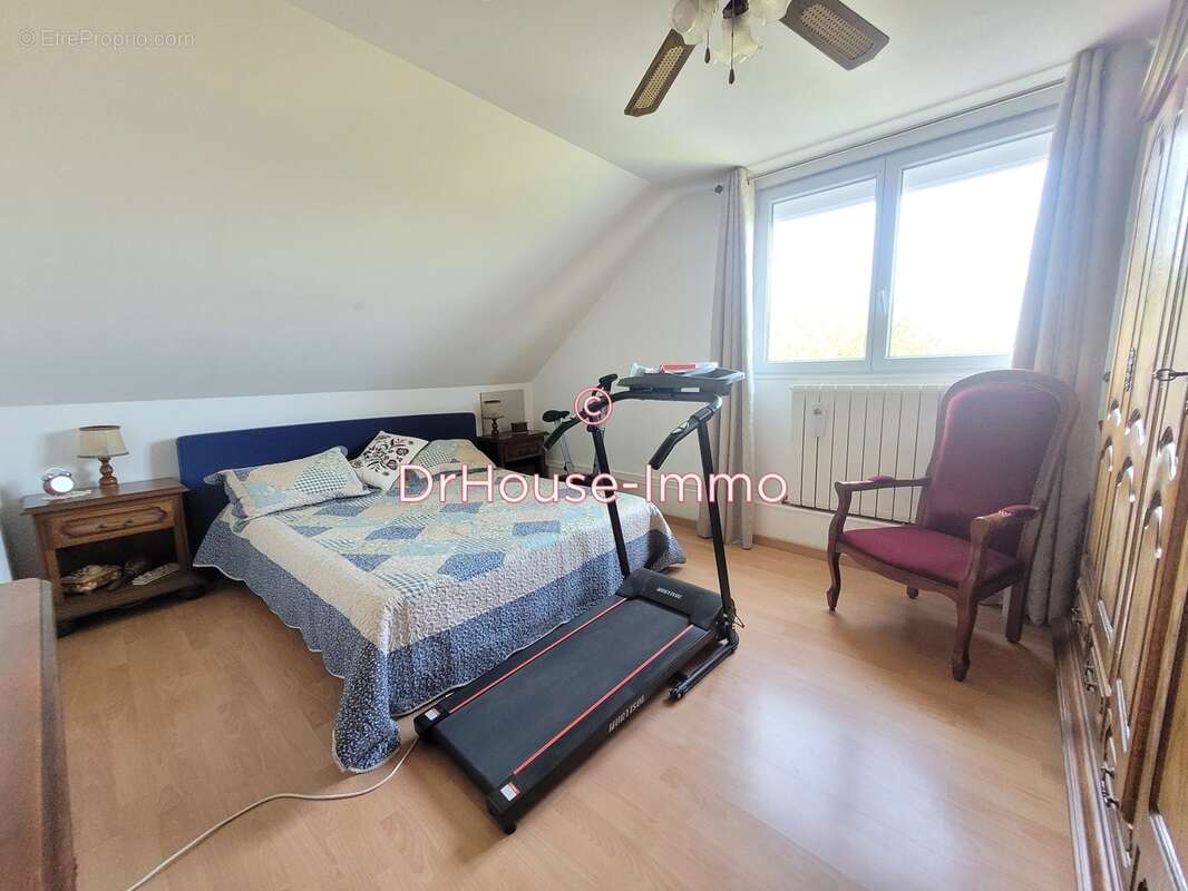 Maison à LA SELLE-SUR-LE-BIED