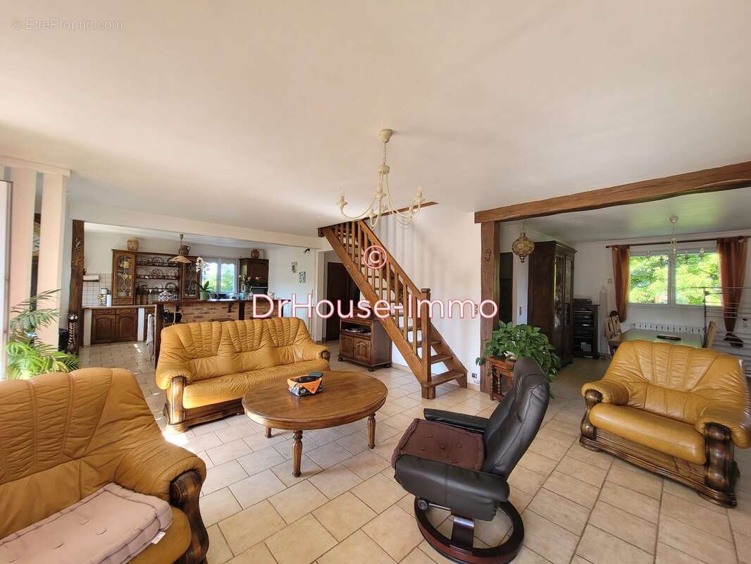 Maison à LA SELLE-SUR-LE-BIED